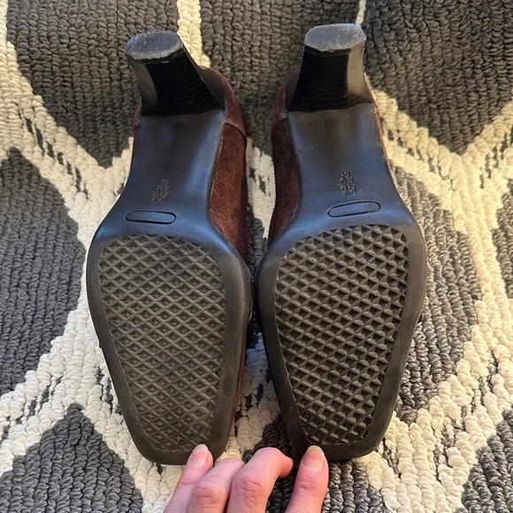 AEROSOLES Brown Suede Heels with Buckle - Picture 5 of 9